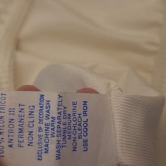 Vintage Unbranded Lace Trim Half-Slip with Side Slit - Picture 10 of 10